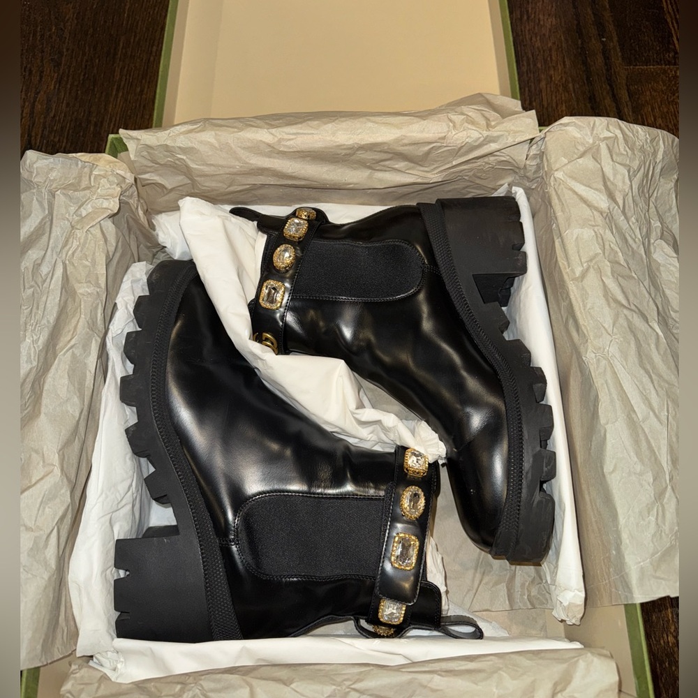 GUCCI Double G Logo Chelsea ankle boots w rhinestone detachable band leather